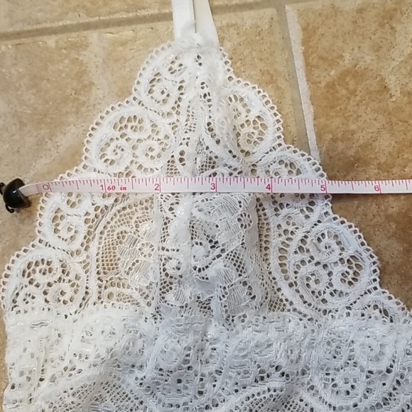 Spaghetti strap full white lace crop top bralette - Picture 8 of 8